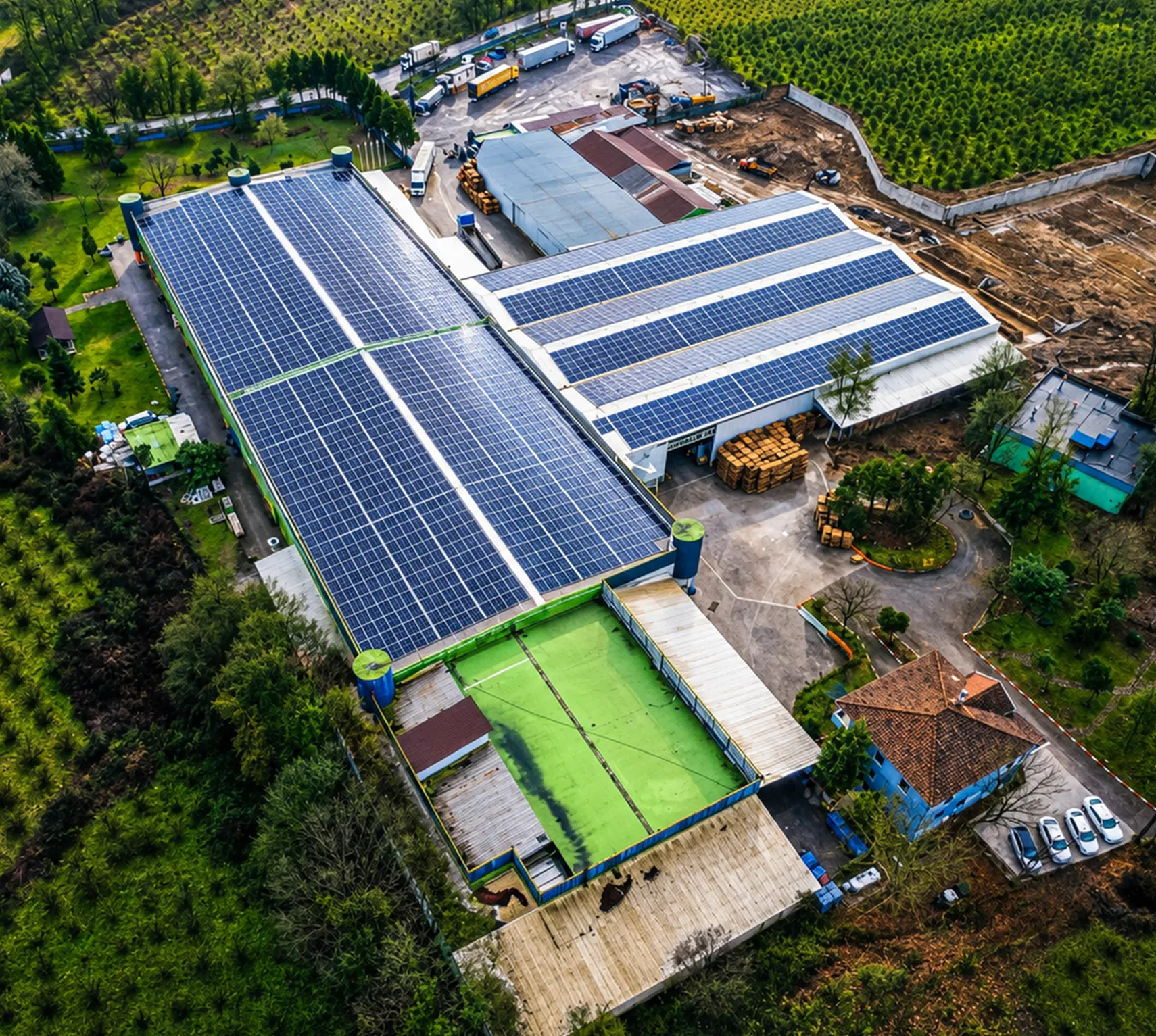 6.500 m² kapalı, 25.000 m² açık alan